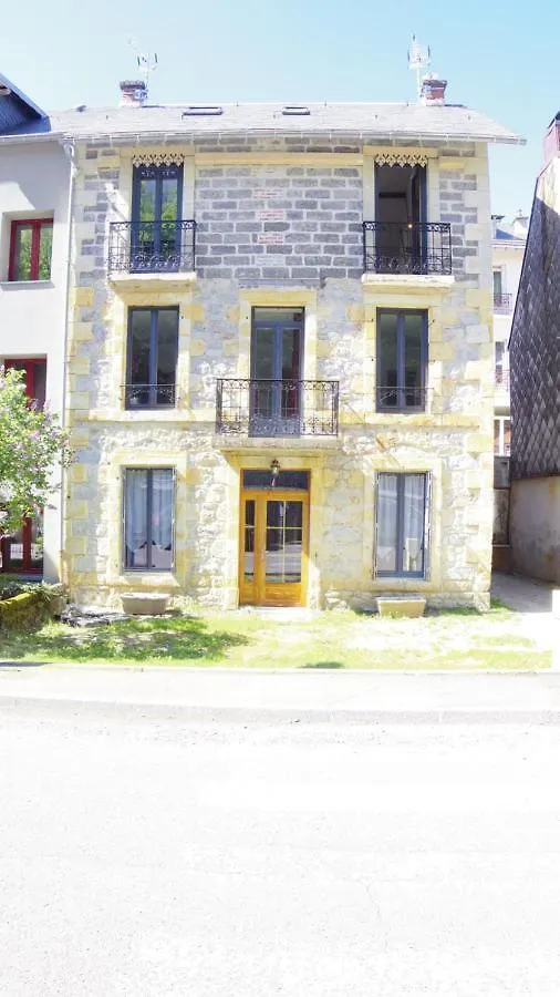 Au Pied De La Dordogne Daire La Bourboule 0*,  Fransa